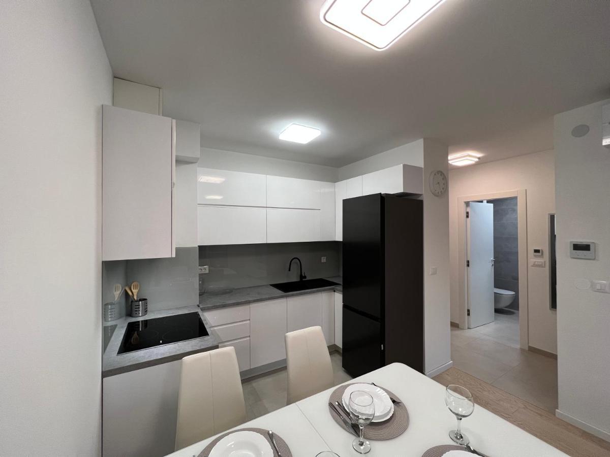 Apartman Addenda With Free Garage Parking Apartment Split